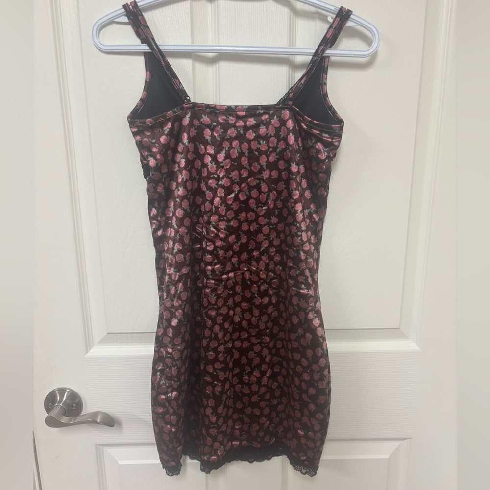 Garage Black Slip with Pink Floral Trim Adjustable Straps - Picture 2 of 3